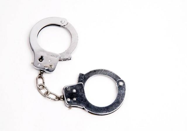 皇冠信用網账号申请_装修工未拿到12万元工程款皇冠信用網账号申请，持刀到公司老板家“求财” 一审因犯抢劫罪被判刑3年