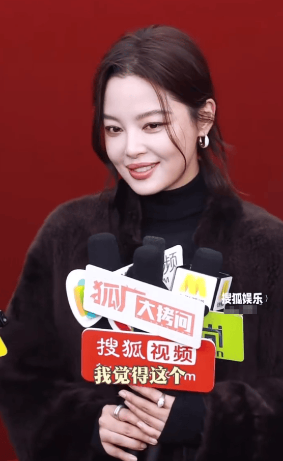 皇冠信用网代理_辛芷蕾希望任何女性少听建议：没有任何一条建议是真正正确的